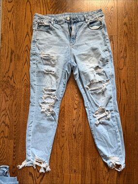 American Eagle Outfitters Light Blue Distressed Skinny Jeans
